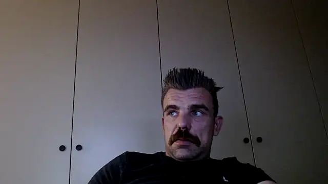 Snapshot of mrbigballs chatting on July 5, 2026, 1:32 am mrbigballs online show from July 5, 2026, 1:32 am