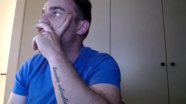 Snapshot of mrbigballs chatting on June 16, 2026, 10:43 pm mrbigballs online show from June 16, 2026, 10:43 pm