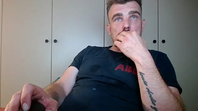Snapshot of mrbigballs chatting on June 23, 2026, 9:35 pm mrbigballs online show from June 23, 2026, 9:35 pm