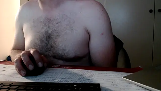 Snapshot of mrbigballs chatting on June 1, 2026, 10:20 pm mrbigballs online show from June 1, 2026, 10:20 pm