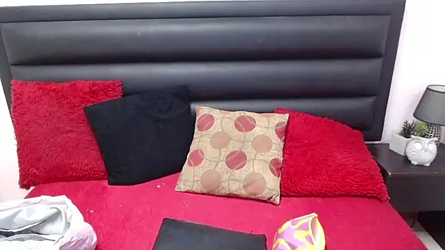 sensual nataliee online show from November 26, 2025, 2:39 pm