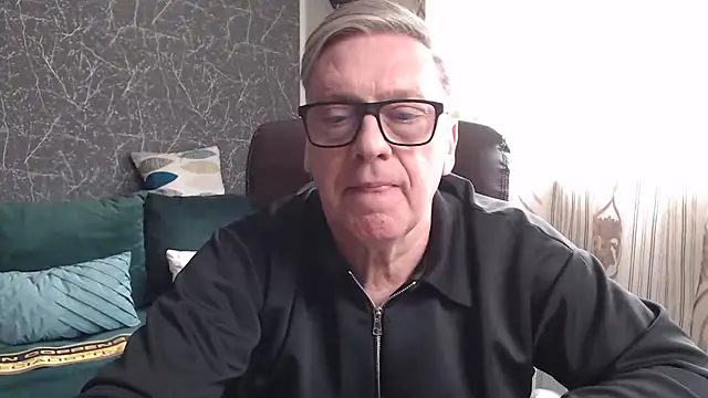 Snapshot of RobertStripX chatting on February 28, 2026, 12:27 pm RobertStripX online show from February 28, 2026, 12:27 pm