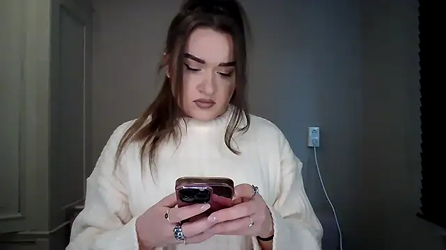 avajade online show from November 18, 2025, 9:56 am