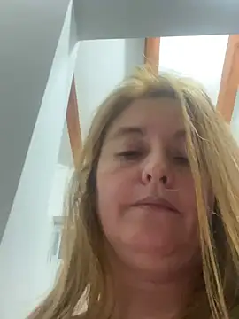 moniquerainx online show from February 18, 2025, 3:21 am