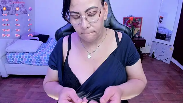 Snapshot of esmeralda_milf chatting on July 18, 2026, 8:06 pm esmeralda milf online show from July 18, 2026, 8:06 pm