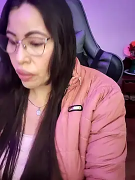 Snapshot of esmeralda_milf chatting on February 24, 2026, 7:48 pm esmeralda milf online show from February 24, 2026, 7:48 pm