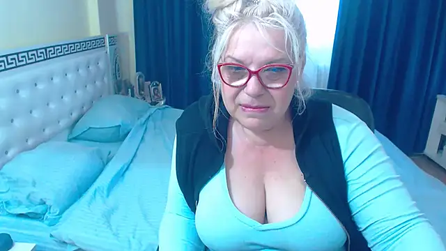 SonyaHotMilf online show from May 15, 2026, 11:52 am