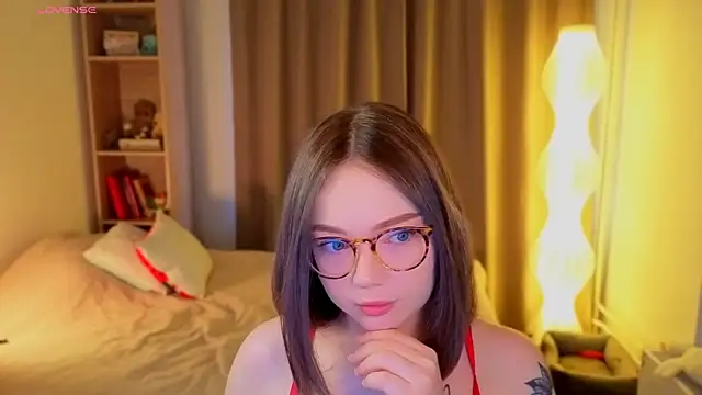 MilenaSaint online show from April 3, 2026, 3:46 am