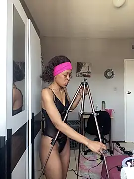 Snapshot of Sexypussyclit chatting on December 15, 2025, 11:05 am Sexypussyclit online show from December 15, 2025, 11:05 am