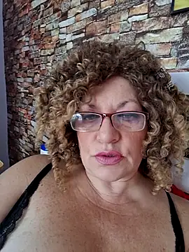 Hot Azaleea online show from November 1, 2025, 6:51 am