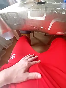 MlodyDres online show from October 11, 2025, 8:15 am