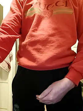 MlodyDres online show from November 11, 2025, 5:30 pm