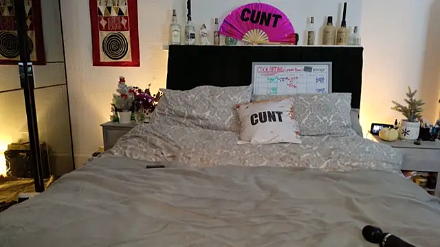 SultrySavannah online show from December 16, 2025, 8:35 pm