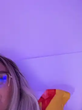 mollyxxx online show from February 3, 2025, 4:35 am