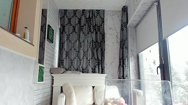 Snapshot of Miss_Ariana_ chatting on February 11, 2026, 8:36 am Miss Ariana online show from February 11, 2026, 8:36 am