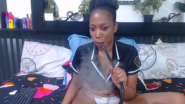 CurvaciousTeaser online show from March 3, 2025, 9:26 pm