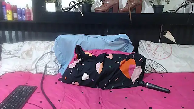 CurvaciousTeaser online show from March 12, 2025, 5:38 pm