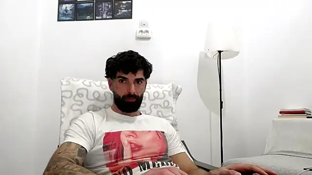 Snapshot of Verycutex chatting on February 28, 2026, 4:39 pm Verycutex online show from February 28, 2026, 4:39 pm