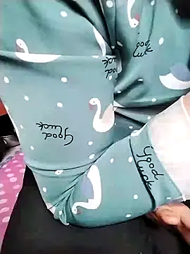 Snapshot of loveyou246 chatting on March 1, 2025, 8:02 am loveyou246 online show from March 1, 2025, 8:02 am