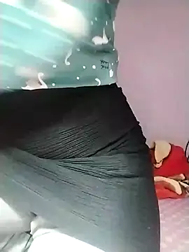 Snapshot of loveyou246 chatting on January 22, 2025, 10:07 am loveyou246 online show from January 22, 2025, 10:07 am