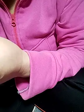 Snapshot of loveyou246 chatting on February 19, 2025, 4:00 pm loveyou246 online show from February 19, 2025, 4:00 pm