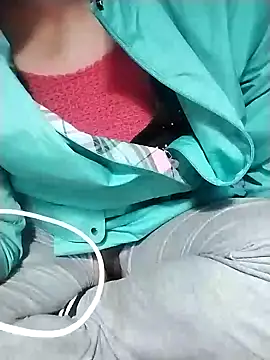 Snapshot of loveyou246 chatting on January 24, 2025, 8:13 am loveyou246 online show from January 24, 2025, 8:13 am