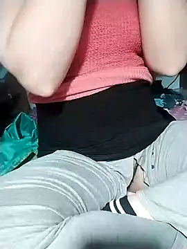 Snapshot of loveyou246 chatting on January 24, 2025, 2:18 am loveyou246 online show from January 24, 2025, 2:18 am