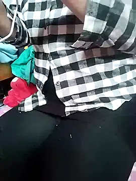 Snapshot of loveyou246 chatting on February 14, 2025, 5:09 am loveyou246 online show from February 14, 2025, 5:09 am