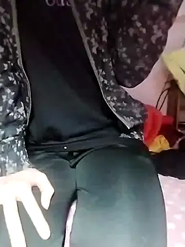 Snapshot of loveyou246 chatting on February 5, 2025, 10:19 am loveyou246 online show from February 5, 2025, 10:19 am