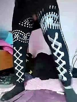 Snapshot of loveyou246 chatting on January 10, 2025, 9:13 am loveyou246 online show from January 10, 2025, 9:13 am