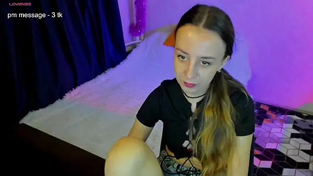 CurlySteph online show from February 2, 2025, 10:06 pm