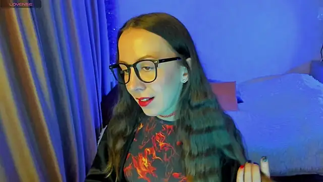 CurlySteph online show from October 4, 2025, 6:42 pm