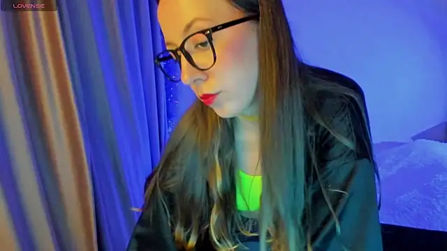 CurlySteph online show from October 6, 2025, 6:30 pm