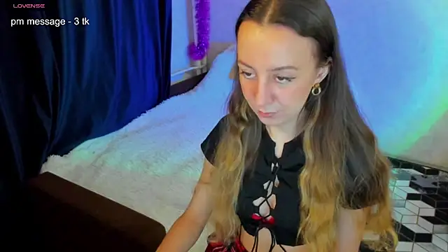 CurlySteph online show from February 15, 2025, 5:39 pm