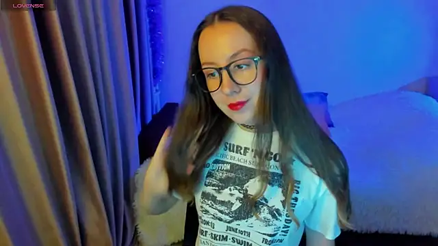 CurlySteph online show from October 5, 2025, 4:31 pm