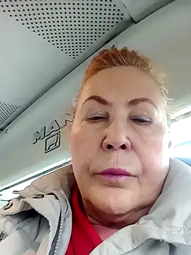 Hottie-Mom online show from November 14, 2025, 11:25 am