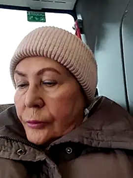 Hottie-Mom online show from February 16, 2026, 10:25 am