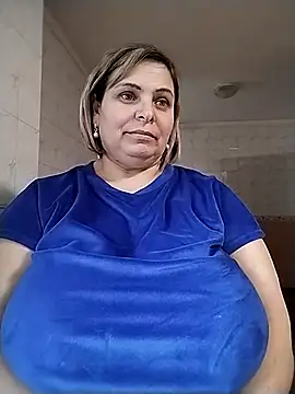 Snapshot of EvaCristal chatting on February 11, 2026, 11:32 am EvaCristal online show from February 11, 2026, 11:32 am