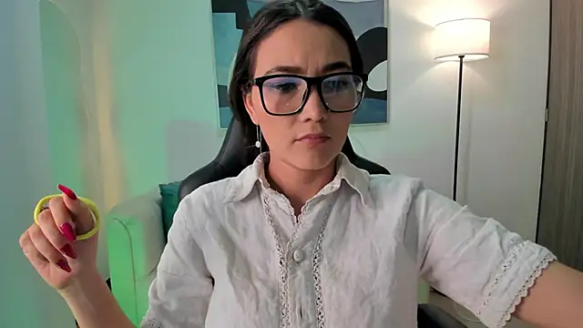 Snapshot of SaraParker_ chatting on June 2, 2026, 12:32 am SaraParker online show from June 2, 2026, 12:32 am