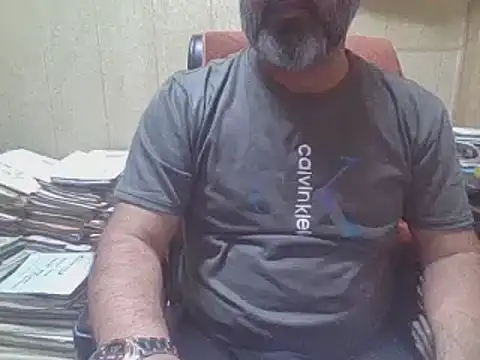 hairymaster95 online show from November 9, 2025, 7:12 am