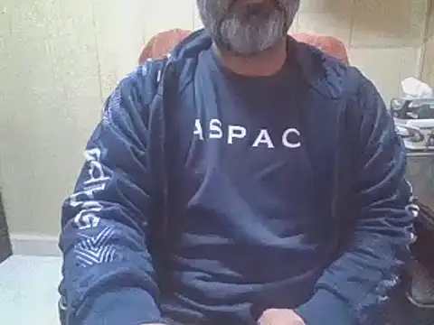 hairymaster95 online show from February 8, 2026, 7:17 am