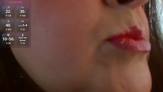 Kerly Doll online show from May 7, 2026, 1:36 pm