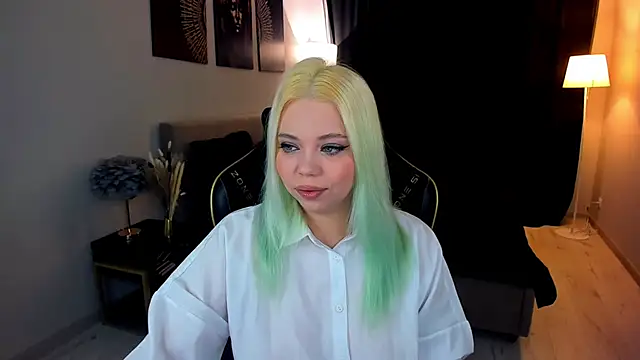 EnergyBunny 1 online show from November 18, 2025, 7:39 pm