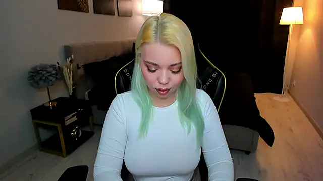 EnergyBunny 1 online show from November 28, 2025, 7:36 pm