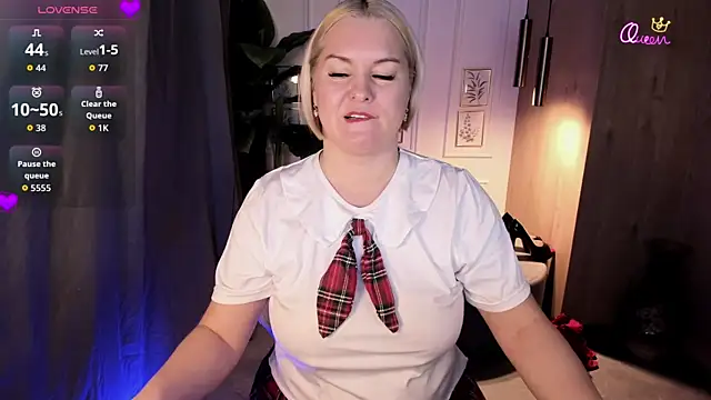 YolandaKiss online show from March 27, 2026, 8:43 pm