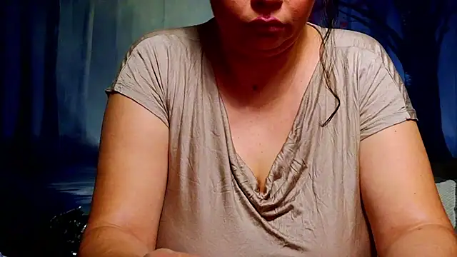 Snapshot of ElizabethEven chatting on February 17, 2026, 8:39 pm ElizabethEven online show from February 17, 2026, 8:39 pm