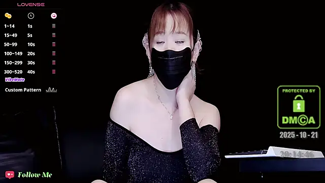 Snapshot of melia_Z chatting on October 21, 2025, 12:15 pm melia Z online show from October 21, 2025, 12:15 pm