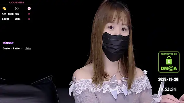 Snapshot of melia_Z chatting on November 28, 2025, 11:54 am melia Z online show from November 28, 2025, 11:54 am