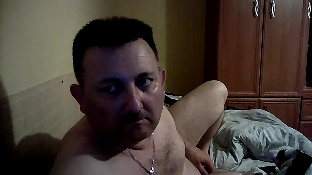 Snapshot of Novy73 chatting on November 4, 2025, 10:35 pm Novy73 online show from November 4, 2025, 10:35 pm