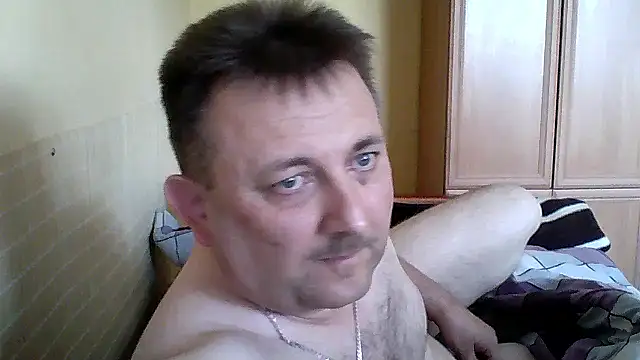 Snapshot of Novy73 chatting on June 14, 2026, 9:43 am Novy73 online show from June 14, 2026, 9:43 am